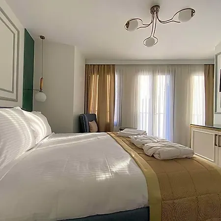 Pera Rasso Hotel 3*