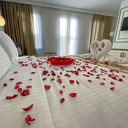 Pera Rasso Hotel 3*